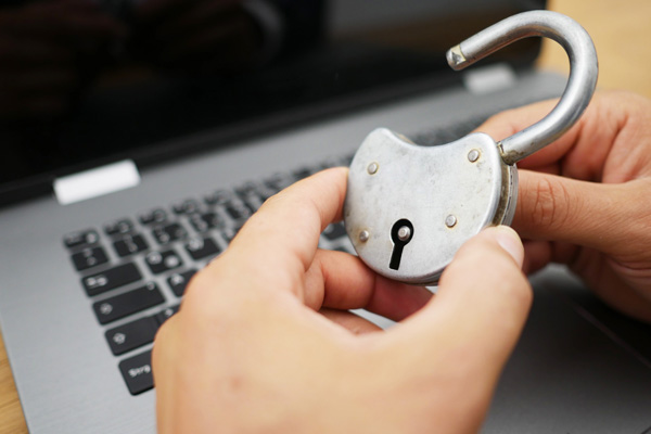 Análisis de Riegos y Evaluaciones de Impacto